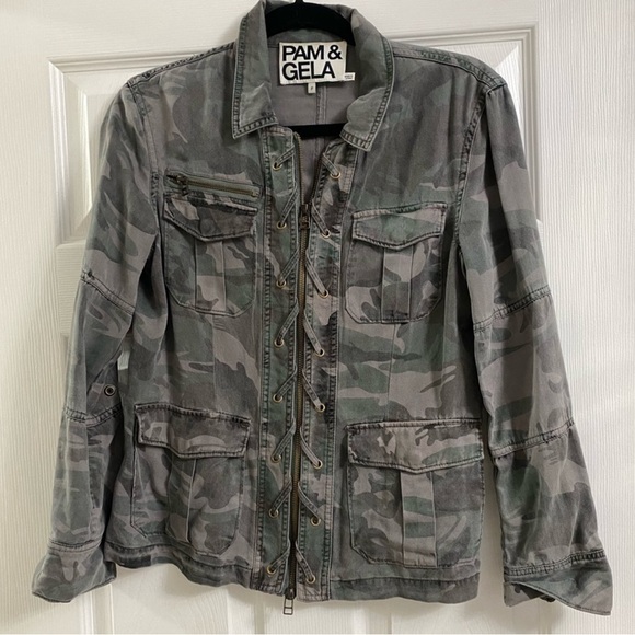 Pam & Gela Green Camo Print Lace Up Zip Collared Lightweight Utility Jacket P - Picture 1 of 3